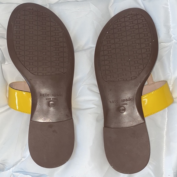 Kape Spade ✨ Flats - Picture 2 of 2